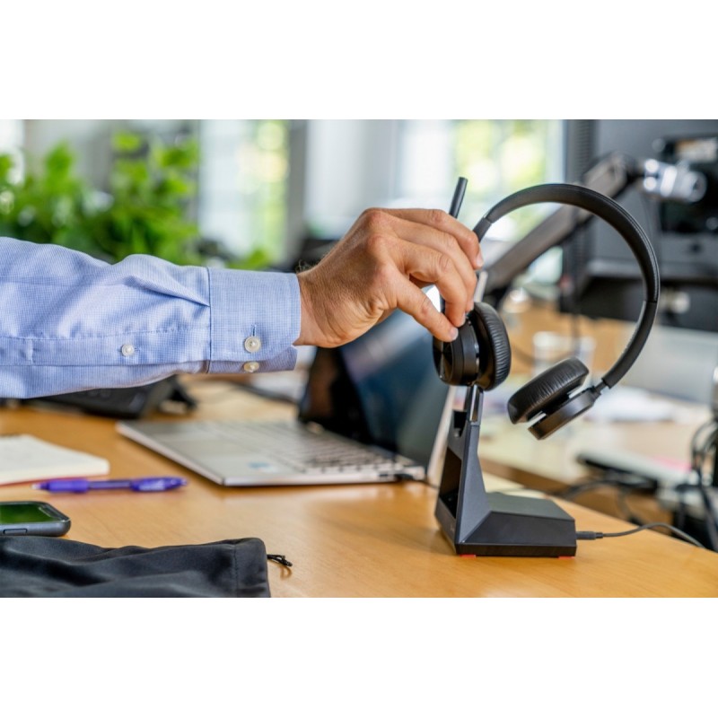 Zestaw słuchawkowy Poly Voyager 4320 USB-A + adapter BT700 76U49AA Zestaw słuchawkowy Poly Voyager 4320 USB-A + adapter BT700 76U49AA