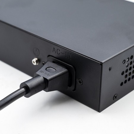 Przełącznik sieciowy SWITCH FAST Ethernet 8x RJ45 PoE 2x RJ45 Uplink 1x SFP | 120W | 1000Mb/s Przełącznik sieciowy SWITCH FAST Ethernet 8x RJ45 PoE 2x RJ45 Uplink 1x SFP | 120W | 1000Mb/s